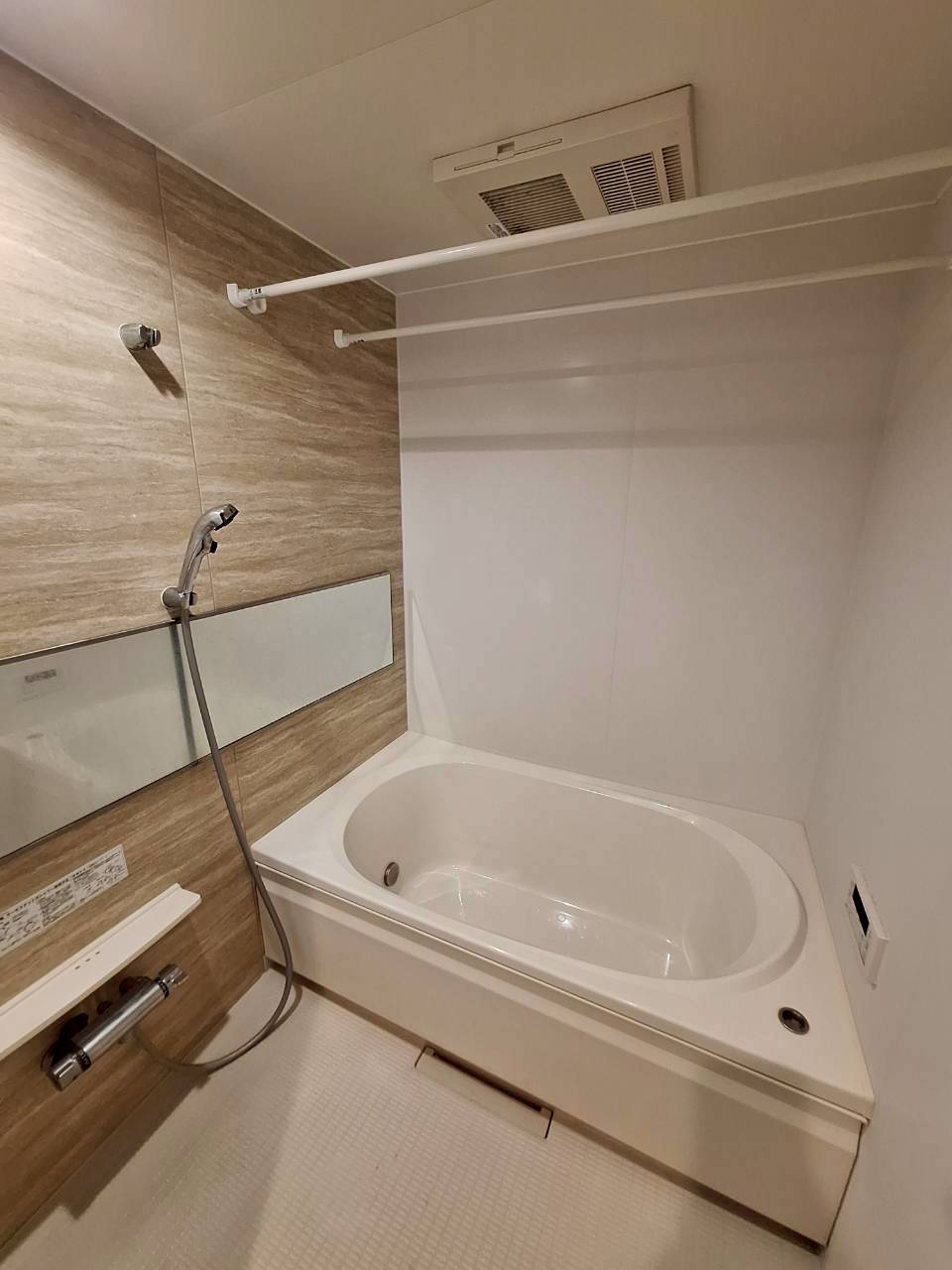 エントランス　★オートロック付きのエントランス★