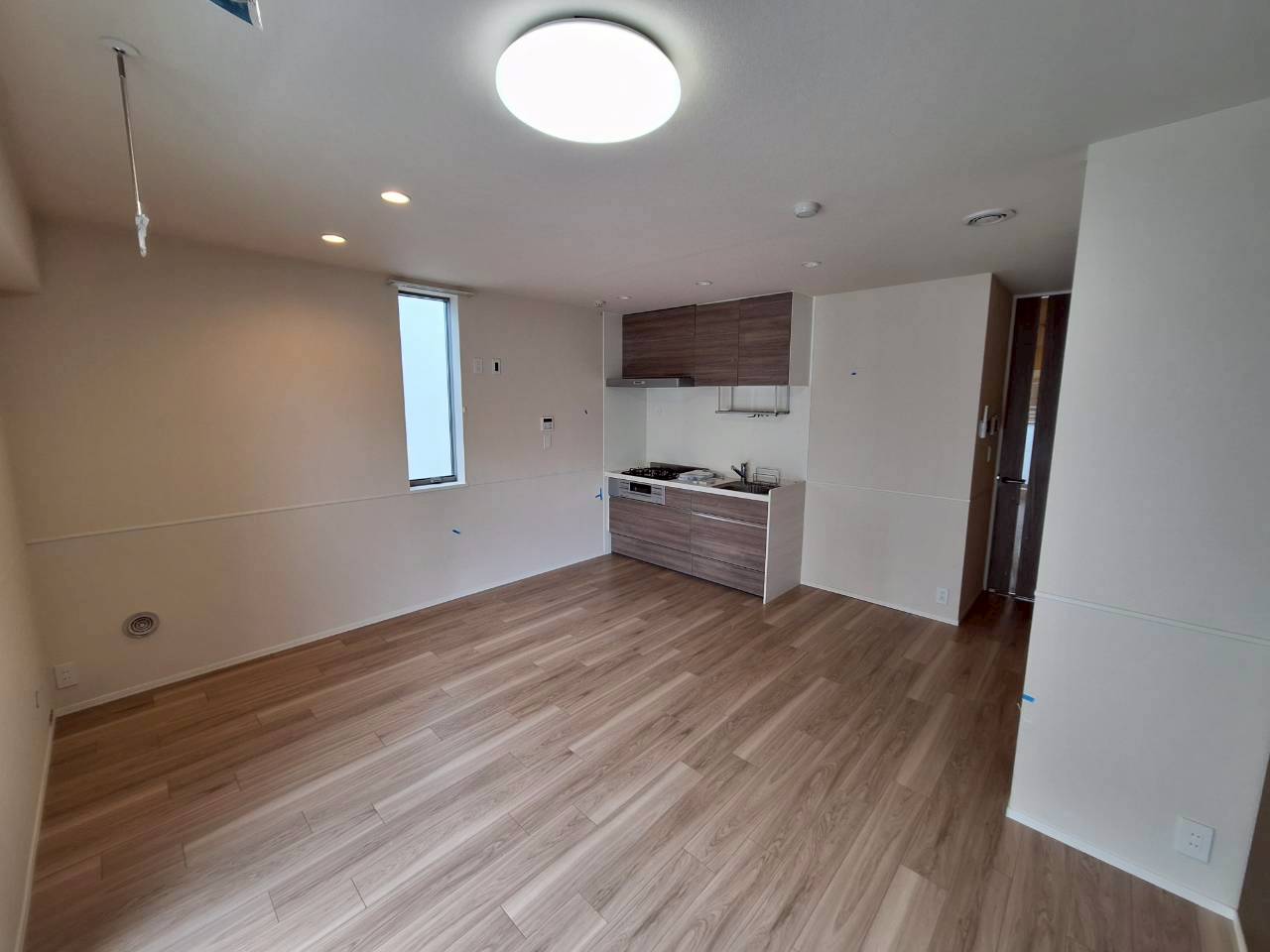 居室・リビング　★明るいフローリングの角部屋です★