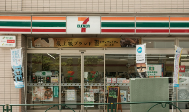 コンビニ　セブンイレブン小金井前原町3丁目店（コンビニ）まで104m