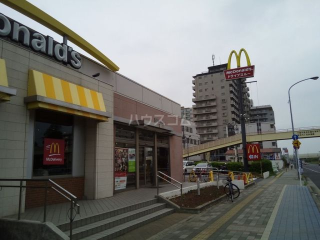 飲食店　マクドナルド １４号稲毛店（飲食店）まで596m