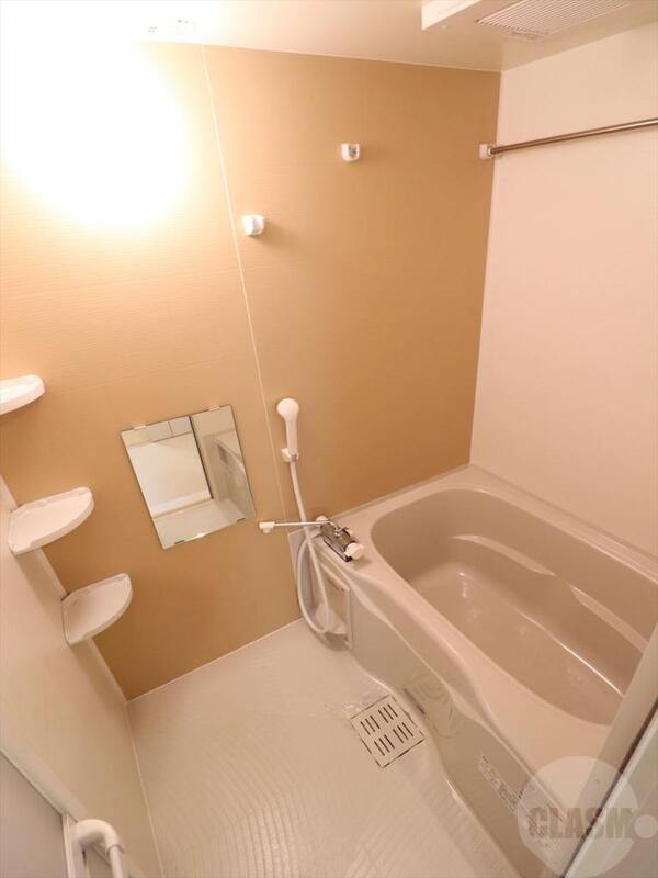 バス・シャワールーム　浴室乾燥機付きバスルーム