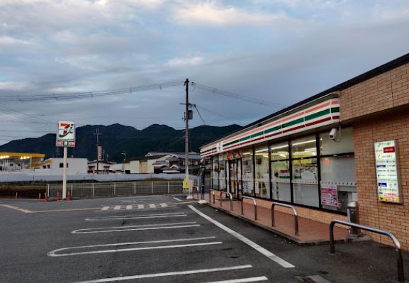 コンビニ　セブンイレブン姫路安富町安志店（コンビニ）まで1775m