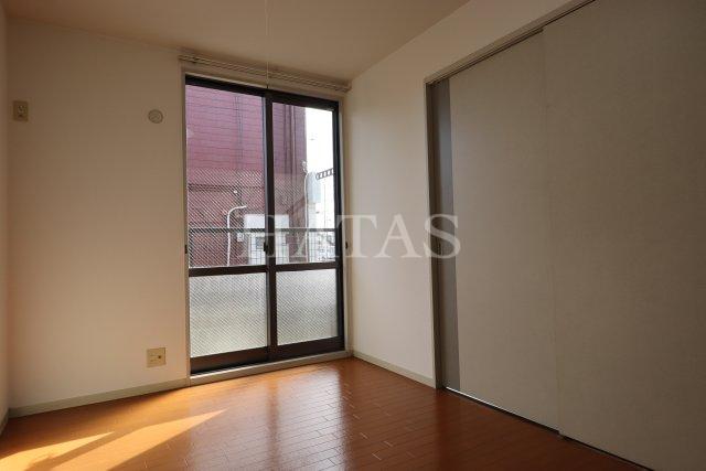 居室・リビング　同物件別部屋です。