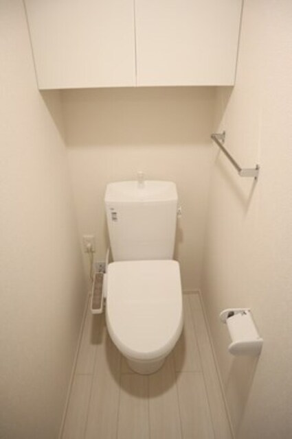 トイレ　温水洗浄暖房便座