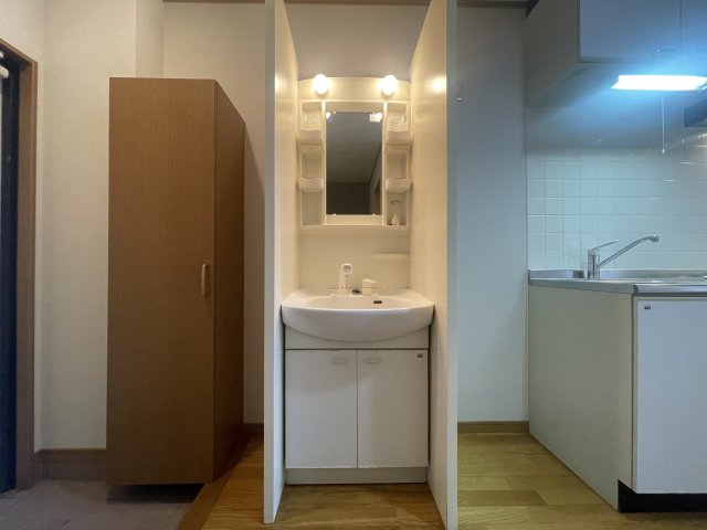 洗面設備　※同物件別号室の写真になります