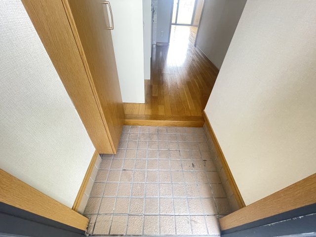 玄関　※同物件別号室の写真になります