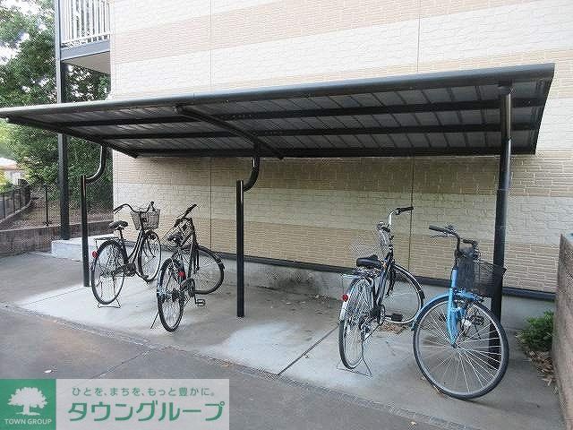 その他　屋根付き駐輪場