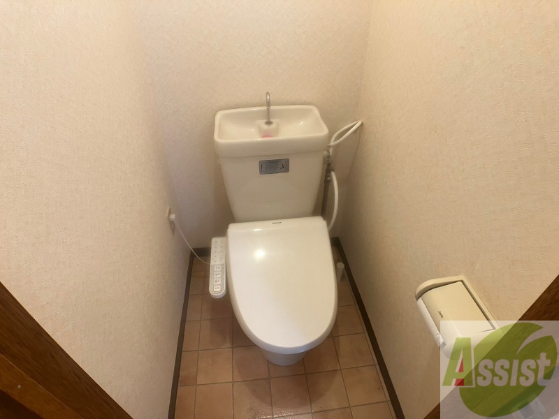 トイレ　シャワートイレになっているので快適です！