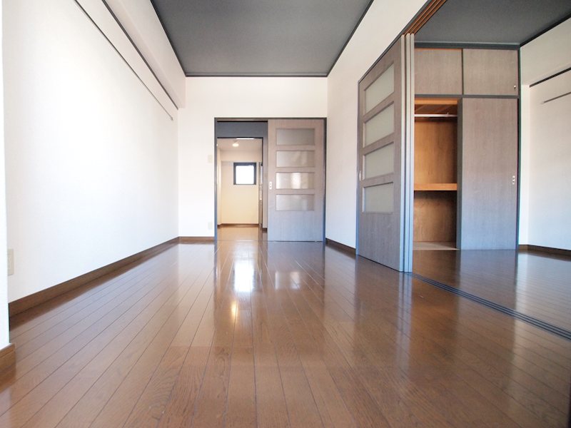居室・リビング　2LDKタイプのお部屋です。