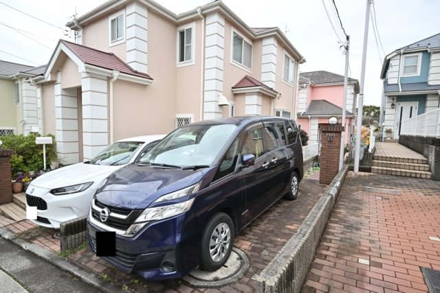 駐車場　駐車場に車を止められます