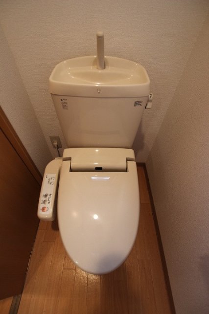 トイレ　別号室の写真です