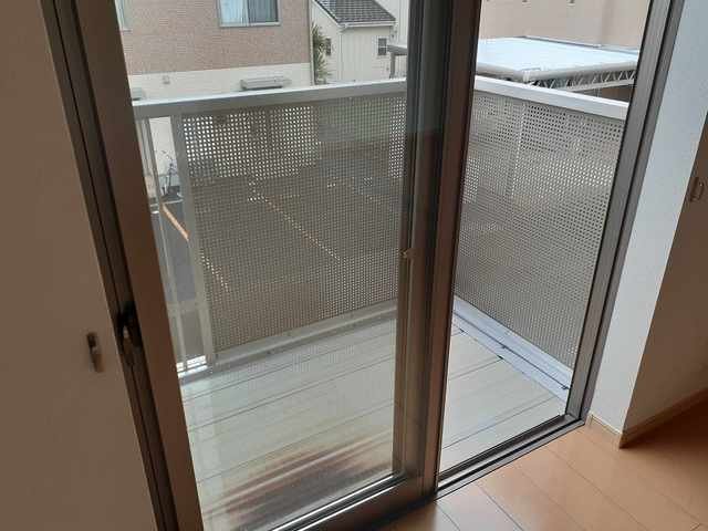 バルコニー　バルコニーからの眺めを楽しみながら食事をしませんか
