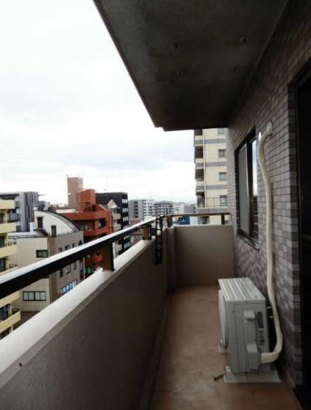 バルコニー　別部屋の参考写真です。現況有姿