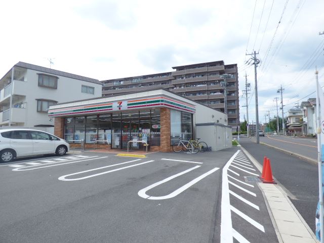 コンビニ　セブンイレブン（コンビニ）まで380m