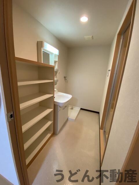 洗面設備　うどん県のお部屋探しはうどん不動産へ うどんちゃんとLINE