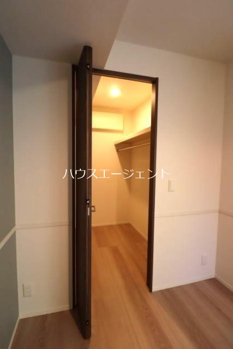 収納　洋室にウォークインクローゼットがあります。