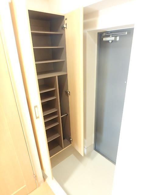 玄関　下駄箱