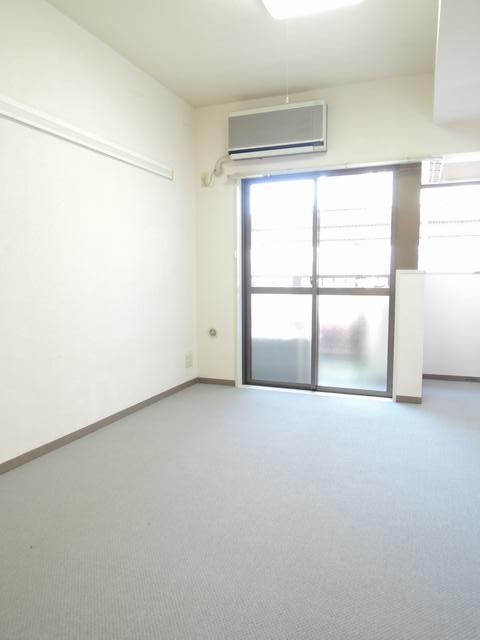 居室・リビング　※他部屋参考写真