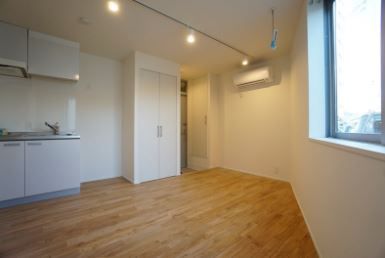 居室・リビング　ＨＩＧＡＳＨＩ・ＮＩＰＰＯＲＩ・ＰＲＥＳＳ　荒川区東日暮里6