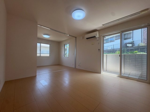居室・リビング　※他部屋参考写真