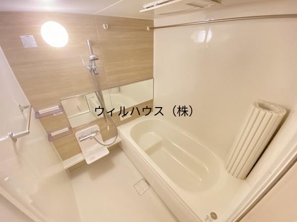 バス・シャワールーム　追い焚き機能付きバス！
