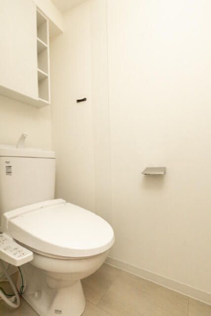 トイレ　同タイプ部屋　参考写真です