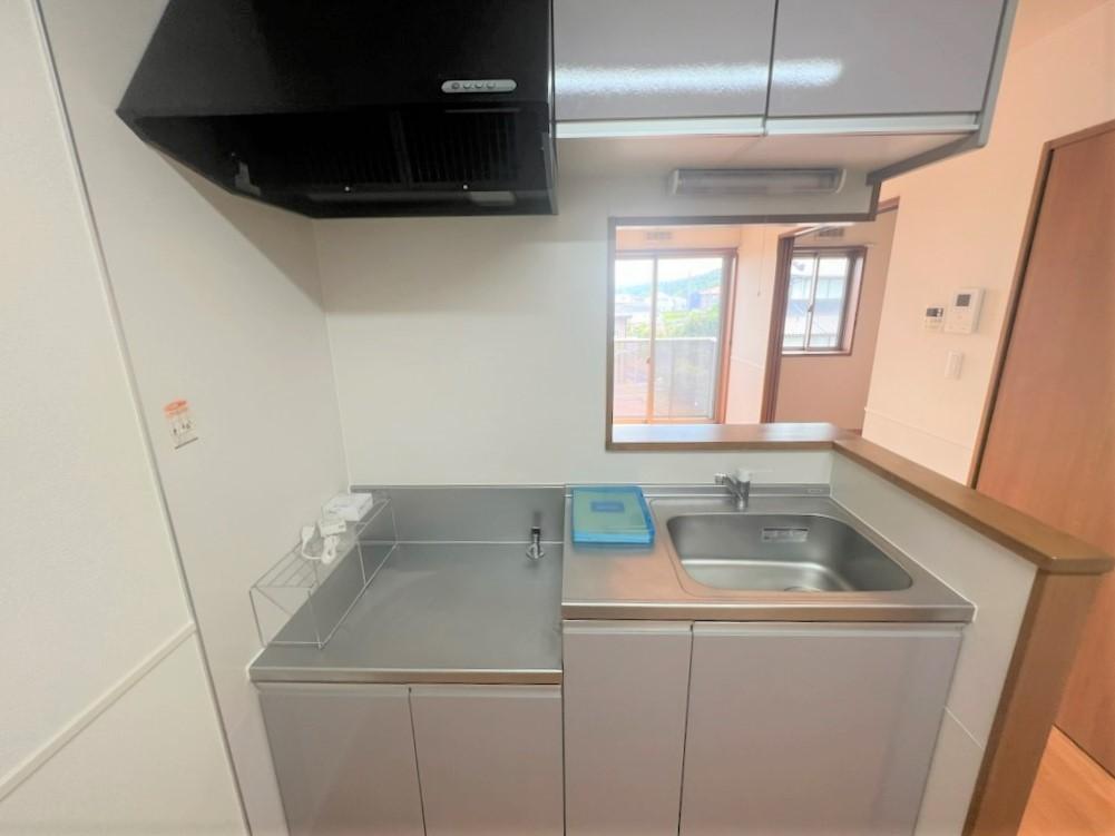キッチン　※202号室画像です