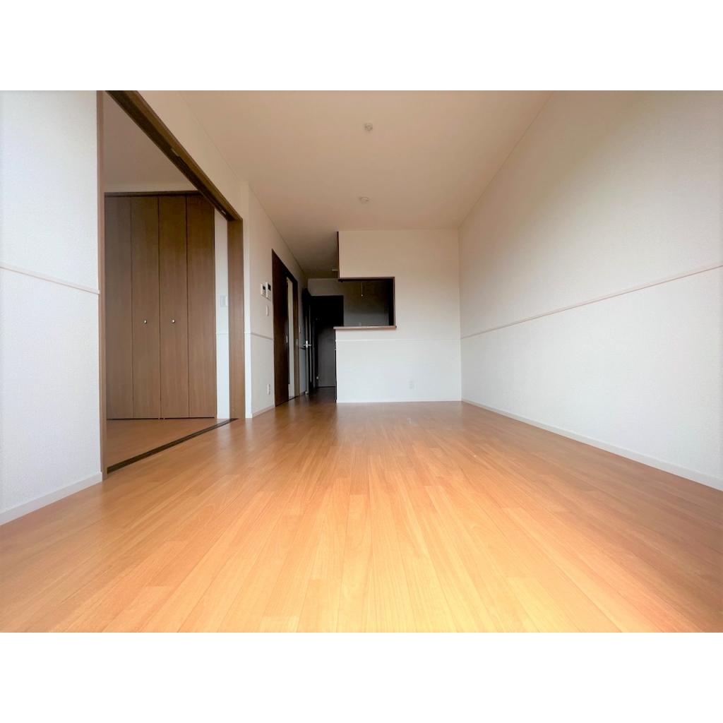 居室・リビング　※202号室画像です