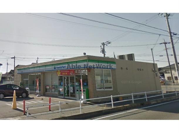 コンビニ　ファミリーマート高浜本郷町店（コンビニ）まで287m