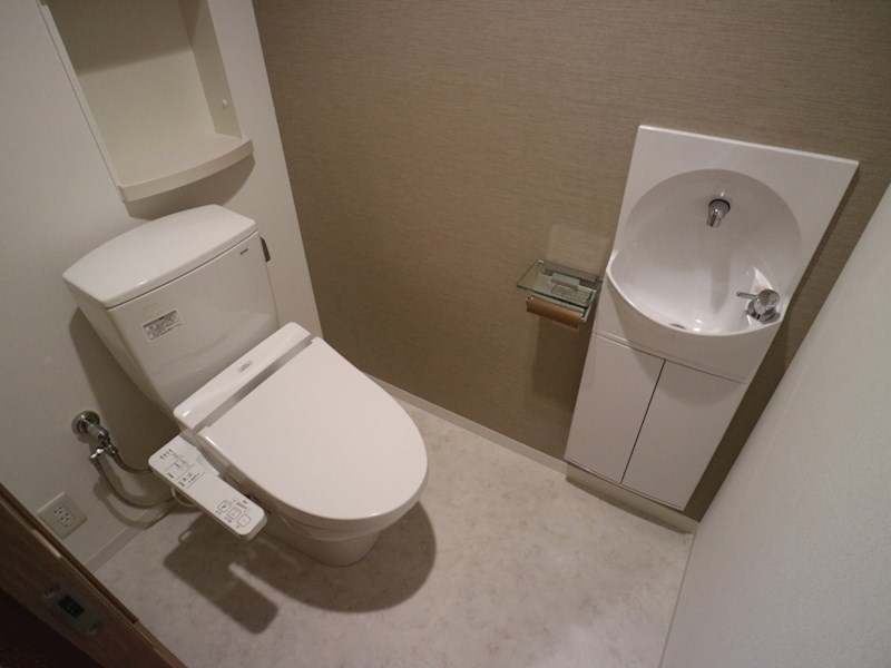トイレ　※同タイプ別室参考写真