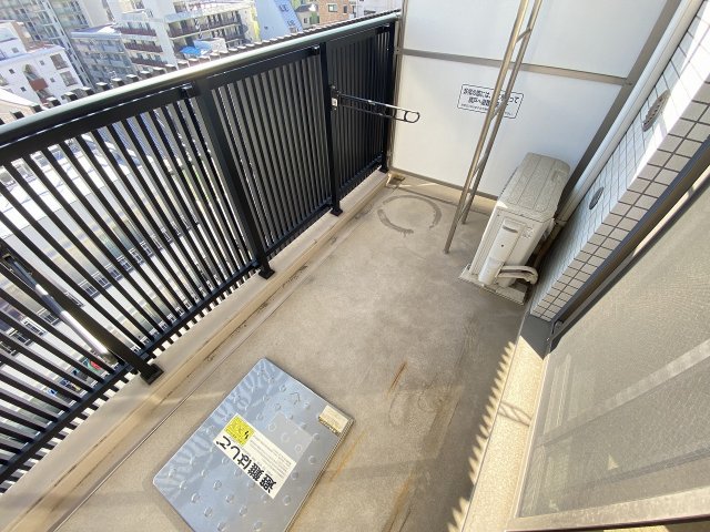 バルコニー　お洗濯にも便利なバルコニー付き