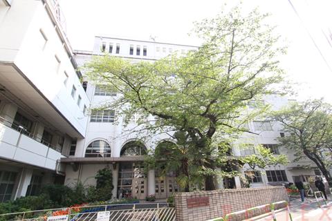 小学校　文京区立湯島小学校（小学校）まで370m