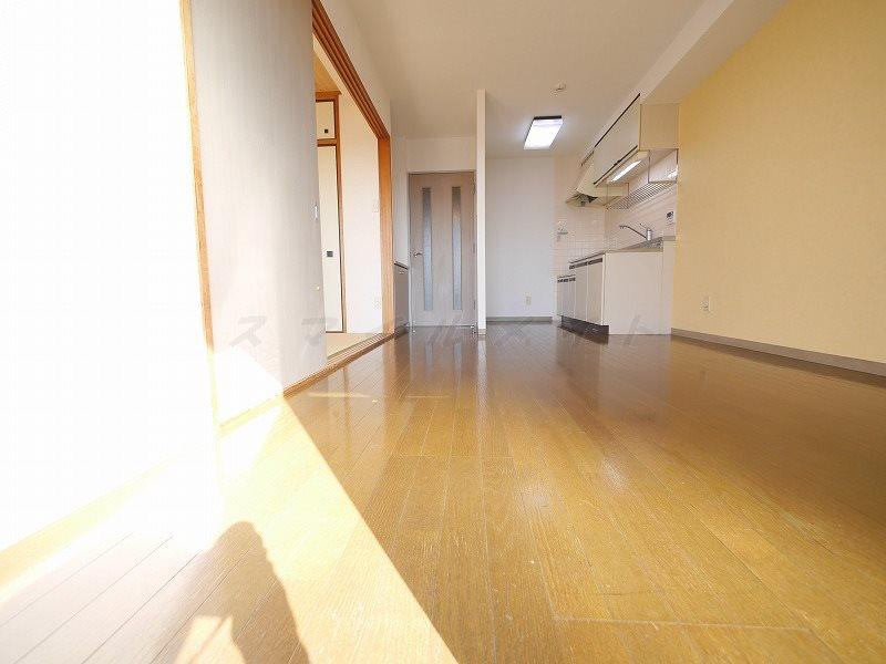 メゾンカワベの居間写真