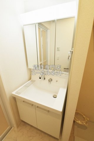 洗面設備　シャワー付洗面台