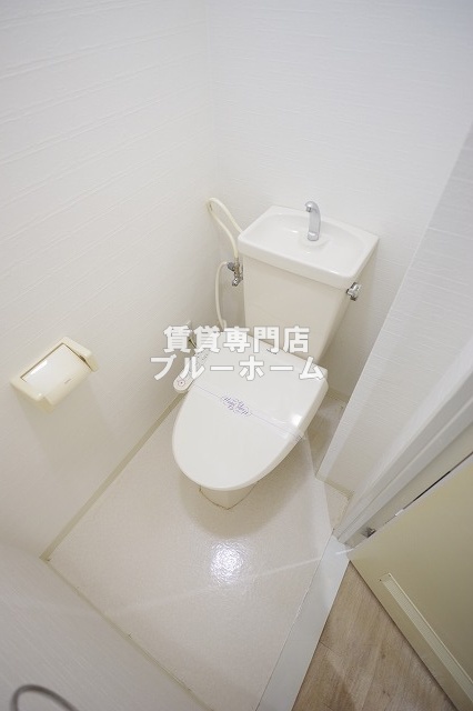 トイレ　温水洗浄便座付のトイレ！