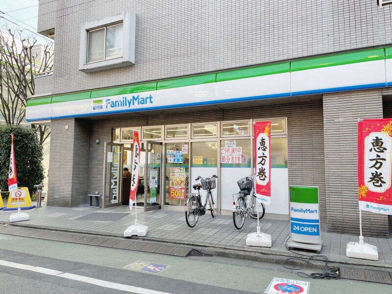 コンビニ　ファミリーマート練馬北町二丁目店（コンビニ）まで662m