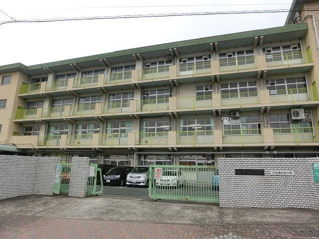 中学校　千代小学校（中学校）まで2700m