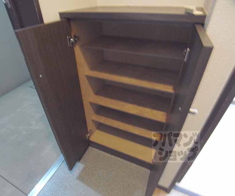 収納　靴箱です。