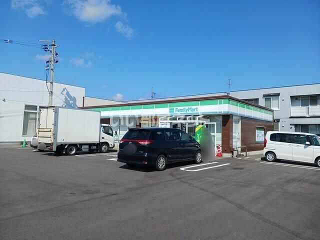 コンビニ　ファミリーマート 青森新田一丁目店（コンビニ）まで475m