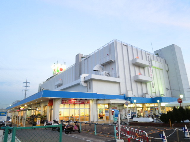 スーパー　イズミヤ　小林店（スーパー）まで831m