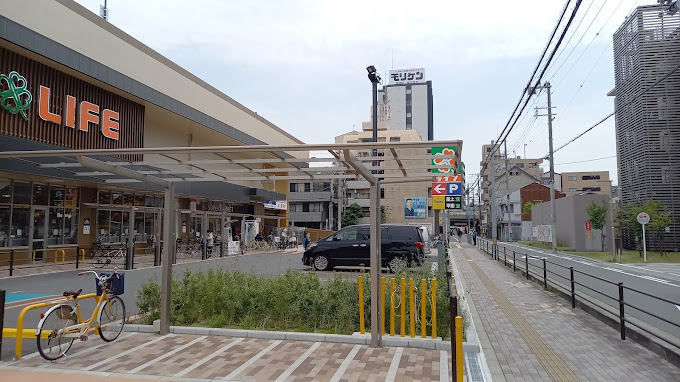 スーパー　ライフ 守口滝井店（スーパー）まで593m