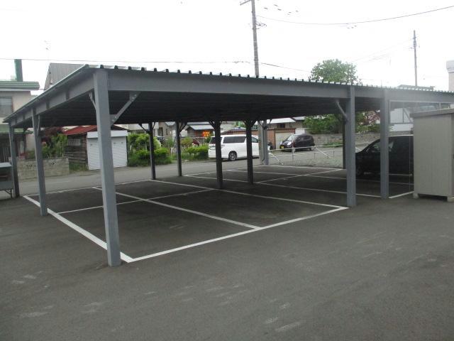 駐車場　駐車場