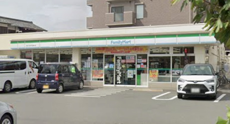 コンビニ　ファミリーマート 新川吉祥寺通り店（コンビニ）まで271m