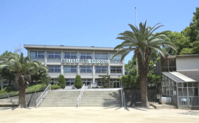 小学校　倉敷市立旭丘小学校（小学校）まで526m