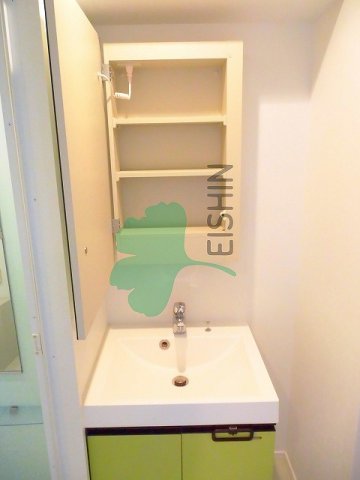 洗面設備　シンプルで使いやすい洗面台です！
