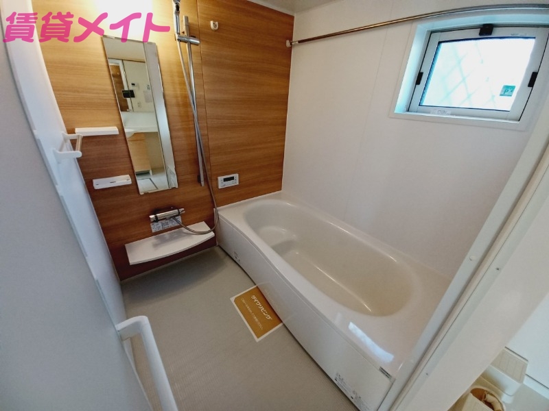 バス・シャワールーム　同型参考写真