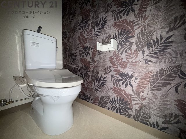 トイレ　温水洗浄便座付きのトイレです♪