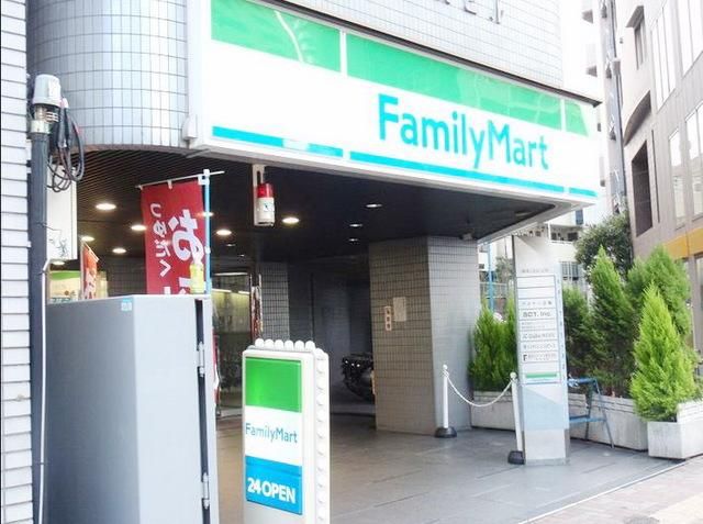 コンビニ　ファミリーマート（コンビニ）まで412m