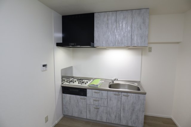 キッチン　別号室リノベーション完了部屋の写真です