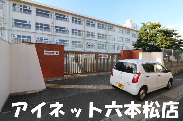 中学校　福岡市立次郎丸中学校（中学校）まで688m